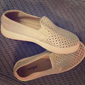 Cat & Jack NWOT gold/silver shimmer slipon sneaker